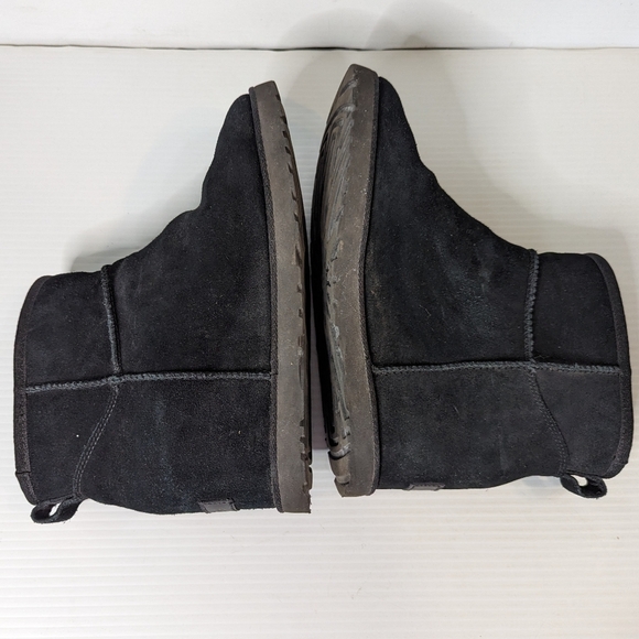UGG Black hidden wedge women's size 9 bootie boot - Picture 5 of 8